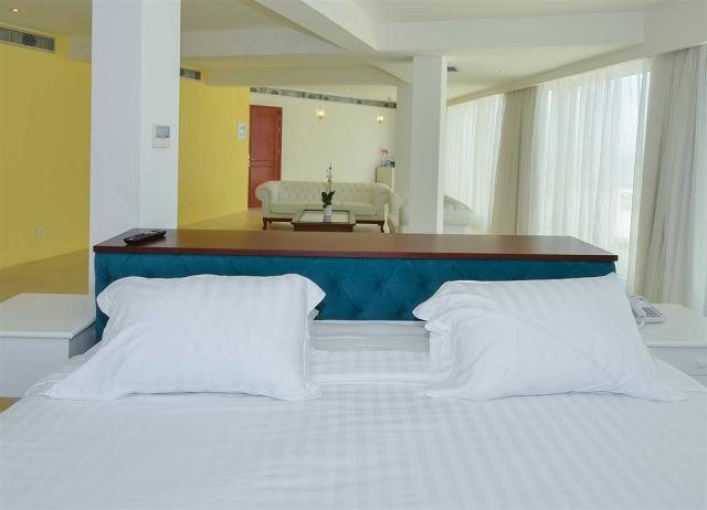Penthouse-Suite-Rhodes4.jpg