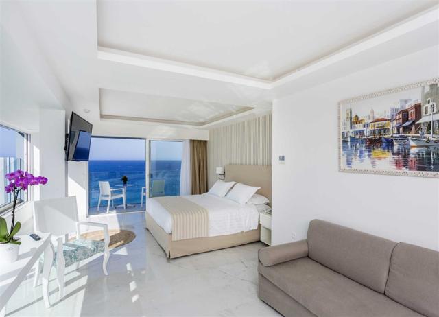 suite-rhodes1.jpg