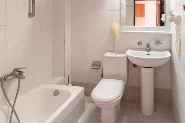 bathroom-2.jpg