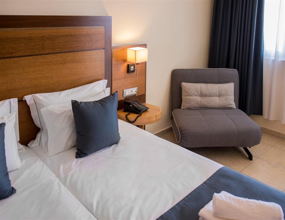 manousos-city-hotel-gr-rhodes_guestroom-03.jpg
