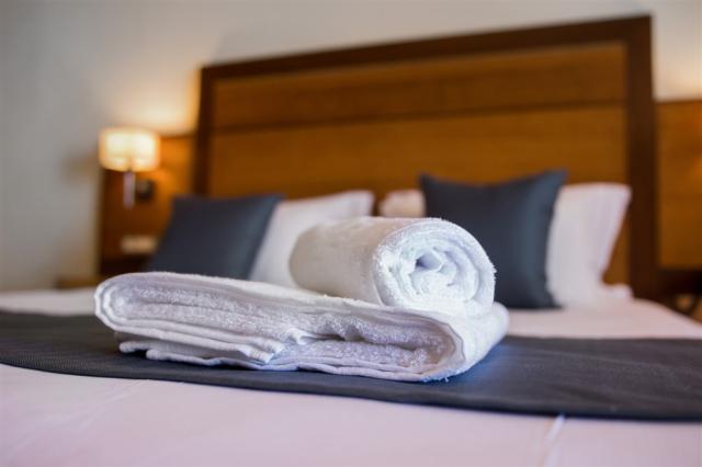 manousos-city-hotel-gr-rhodes_guestroom-detail.jpg