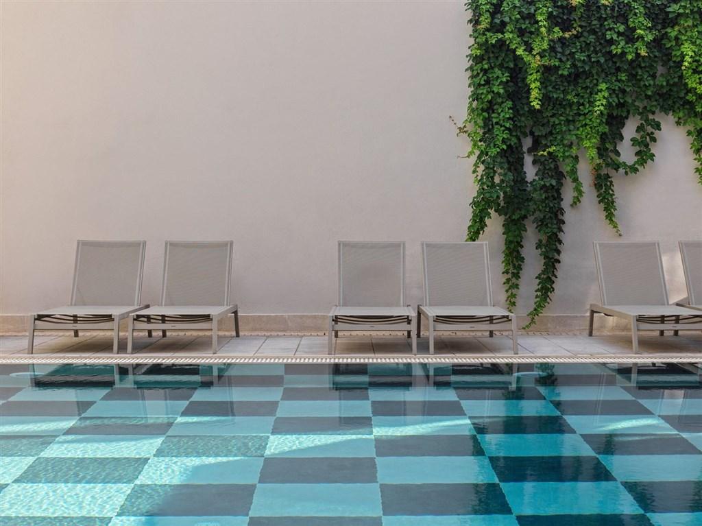 pearl-hotel-enlarge (1).jpg