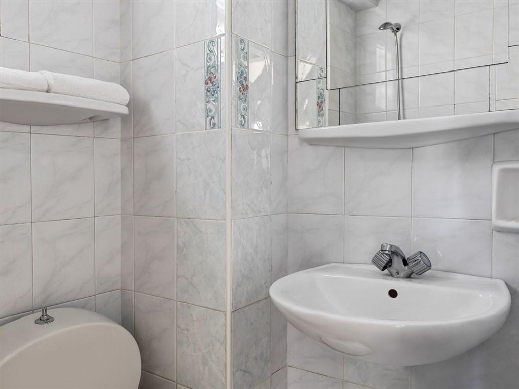 double-or-twin-room-enlarge (4).jpg