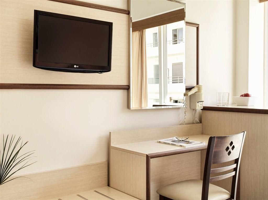 double-or-twin-room-enlarge (2).jpg
