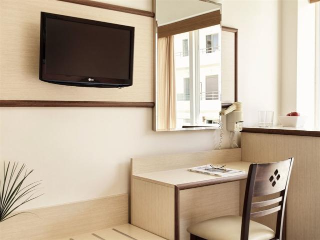 double-or-twin-room-enlarge (2).jpg