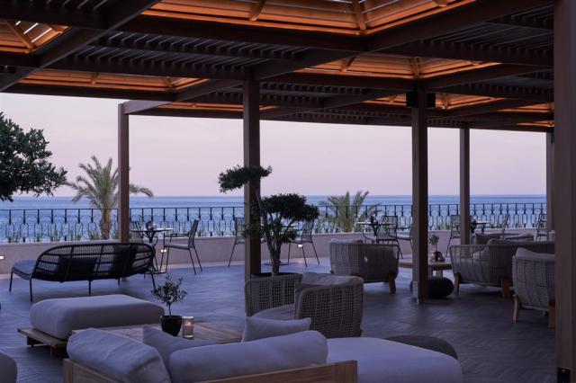 atlantica-imperial-resort-in-rhodes-all-inclusive-outdoor-lobby