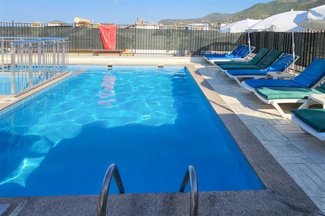 15.-POOL.jpg