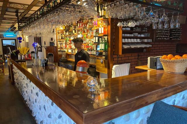 5.RESTAURANT-BAR.jpg