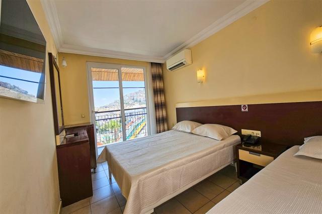 8.STANDARD-ROOM-2.jpg