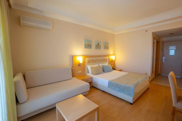 027-Hotel Titan Select.jpg