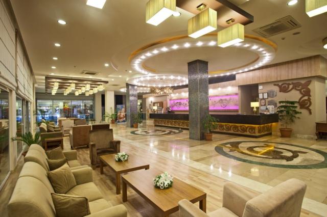 008-Hotel Titan Select.jpg
