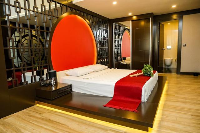KING SUITE.jpg