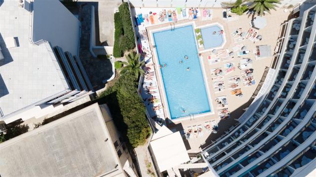 swimmingpool.jpg