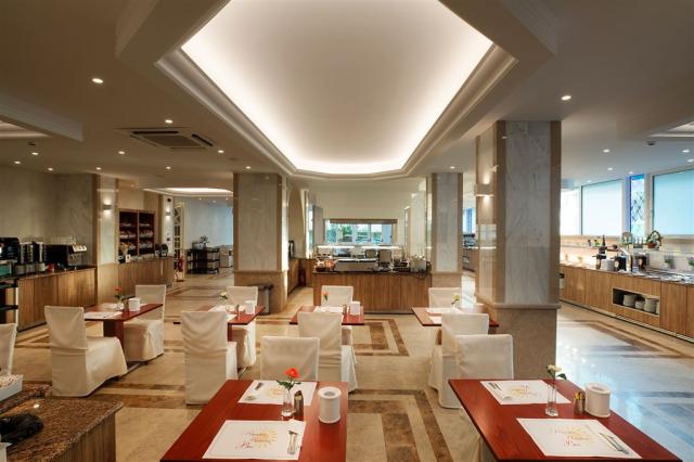 Rhodes-Horizon-Blu-restaurant-5.jpg
