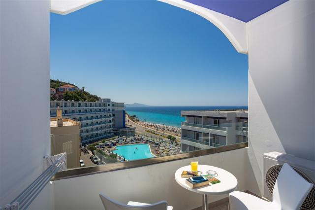 Twin-Room-Sea-View.jpg