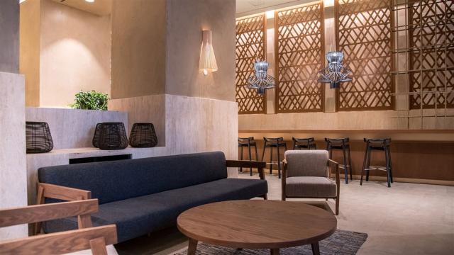 restaurants-bars-3.jpg