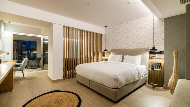 junior-suites-12.jpg