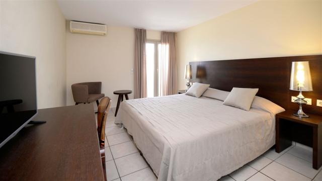 top-floor-double-room.jpg