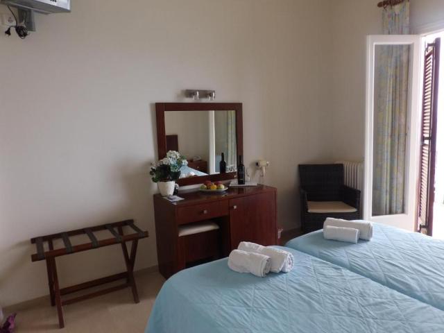 DassiaBeachHotel-SingleRoom_1.jpg