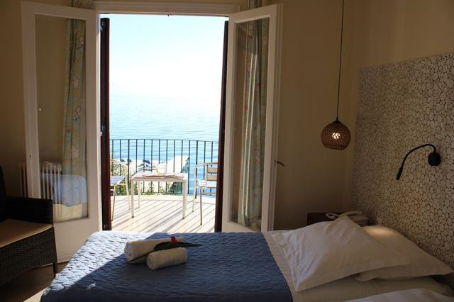 DassiaBeachHotel-SeaViewRoom-3.jpg