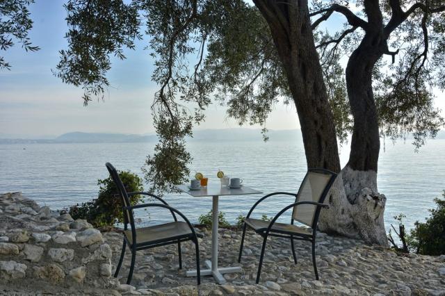 PrivateBeach03.jpg