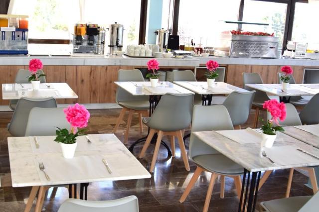 RestaurantInside.jpg