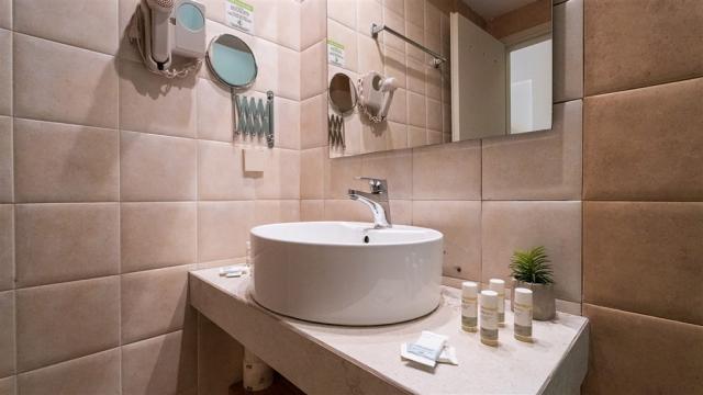 1556c-gouvesbayhotel.gr-gallery--9-.jpg