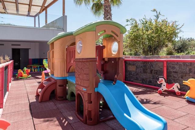 031-playground.jpg