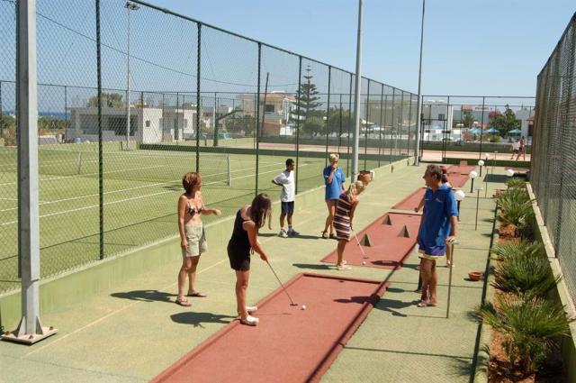 magda_hotel_034-mini-golf-field.jpg
