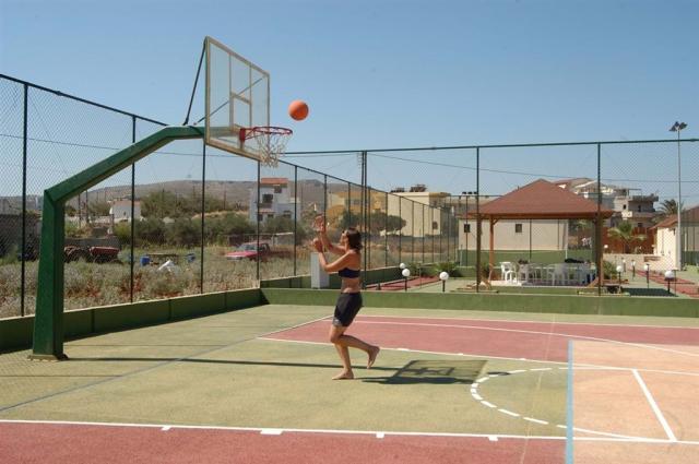 magda_hotel_031-basketball-field.jpg