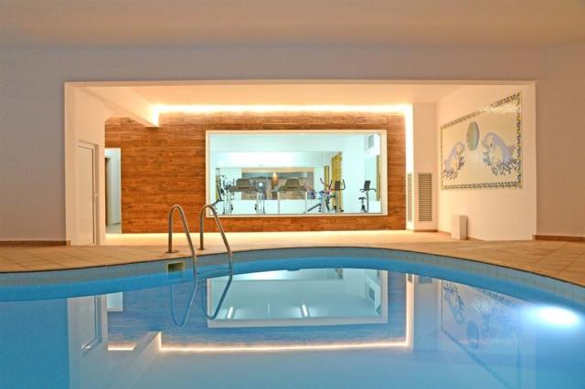 magda_hotel_007-inside-pool.jpg