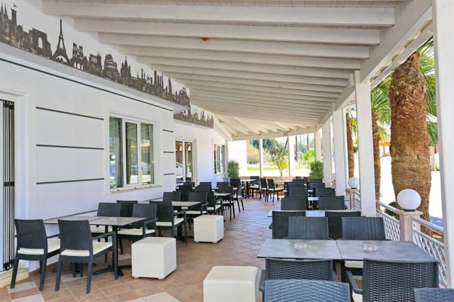 magda_hotel_009-bar-outside-terras-i.jpg
