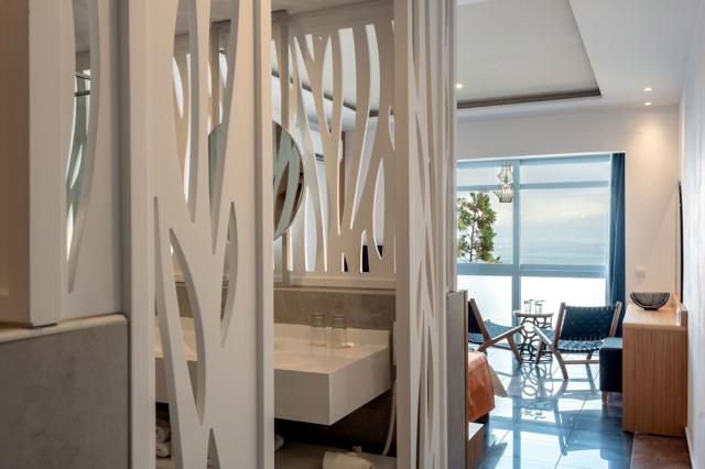 mediterraneo-hotel-executive-suite-entrance.jpg