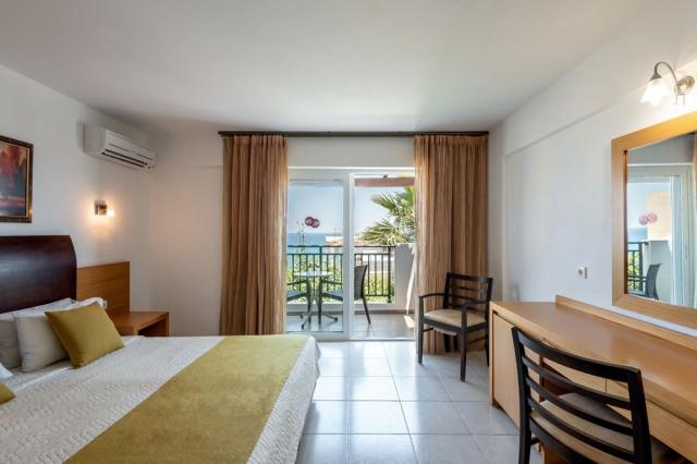 mediterraneo-hotel-double-standard-bedroom-2 (1).jpg