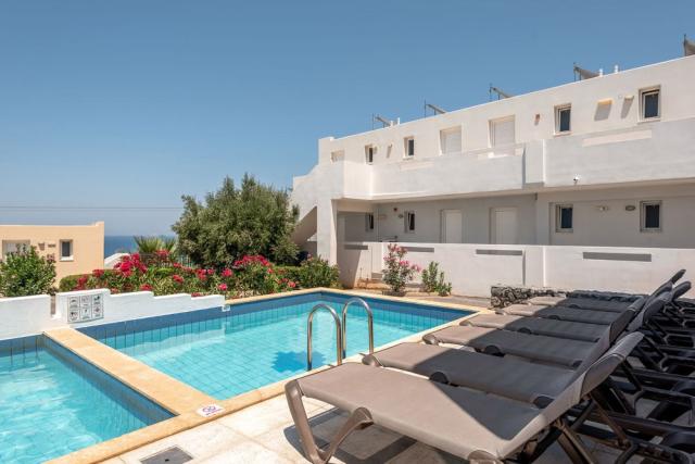 mediterraneo-hotel-private-villa-pool-sunbeds.jpg