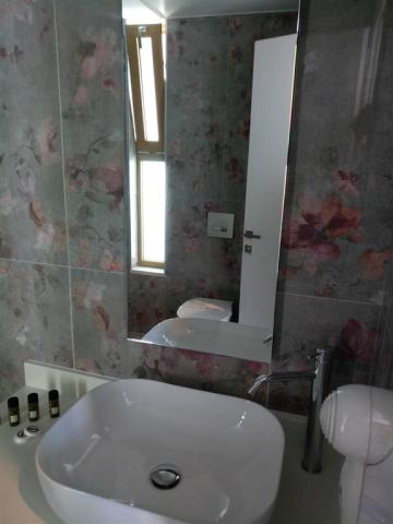 meropi_hotel_superior-double-with-private-pool-bathroom-2.jpg