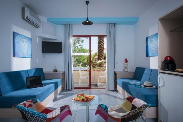 meropi_hotel_family-room-livingroom.jpg