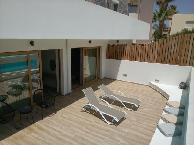 grand-suite-with-private-pool-external-2-meropi-hotel.jpg