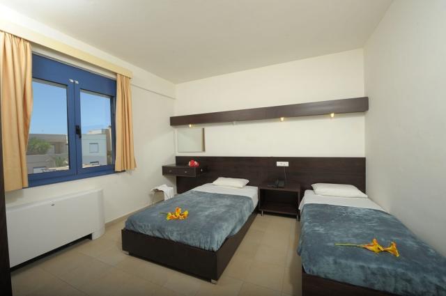 meropi_hotel_apart2bedroom.jpg