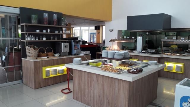 meropi_hotel_dining-1.jpg