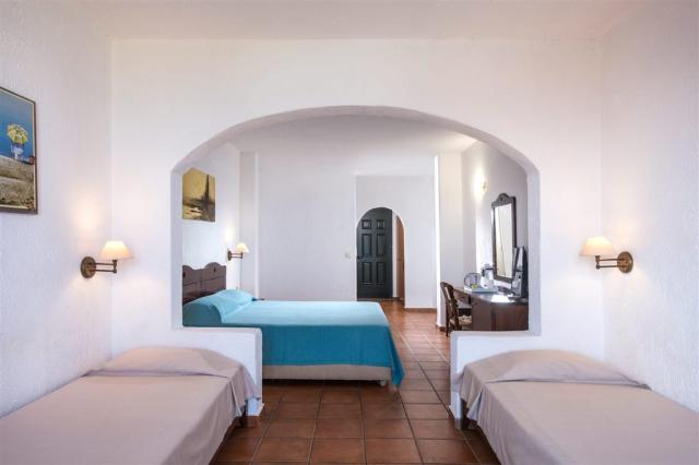 village_rooms_family_02.jpg