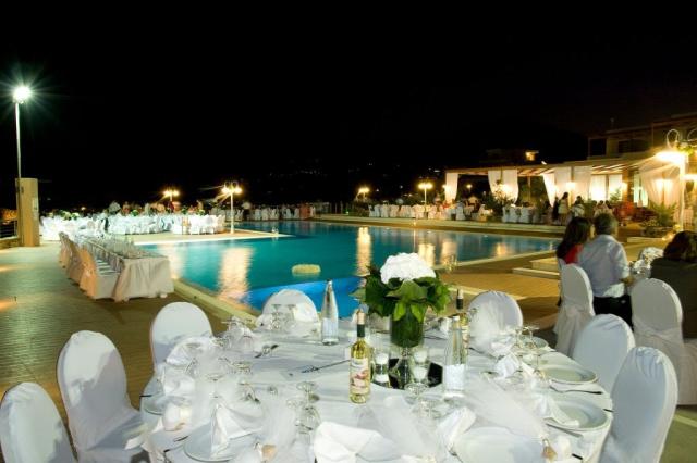 WEDDING-RECEPTION-AT-AEGEON-POOL-1024x682.jpg