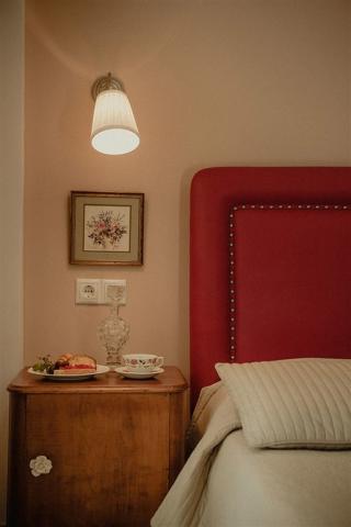 nami-hotel-suites-stalis-crete-art-room-a2.jpg