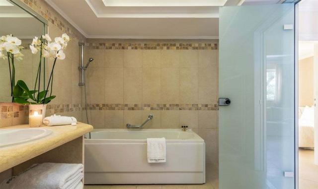 bathroom5.jpg