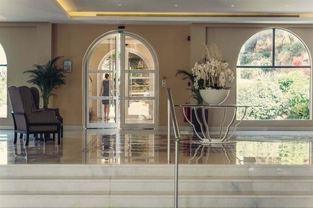 entrance.jpg