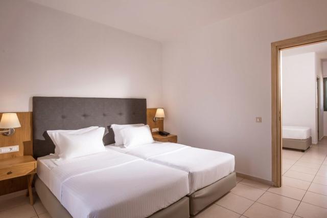 family-room1-gouves-park-resort1.jpg