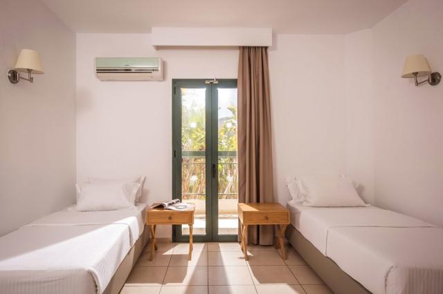 family-room2-gouves-park-resort1.jpg
