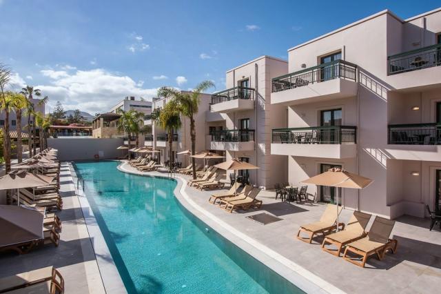 family-area-pool-gouves-park-resort1.jpg