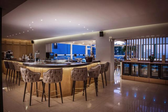 hermes-wine-bar-4978561.jpg