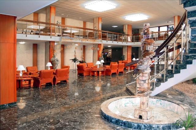 Esplanade Lobby(1).jpg